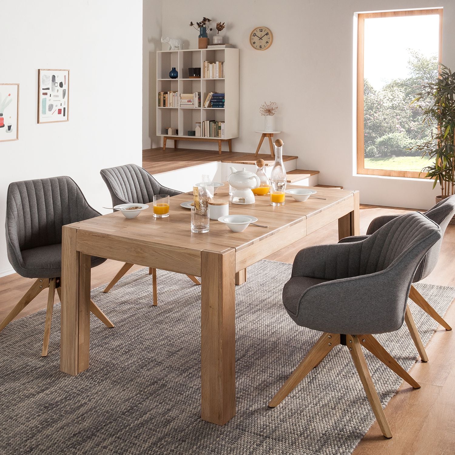 Mesa de jantar NordicStory em carvalho maciço