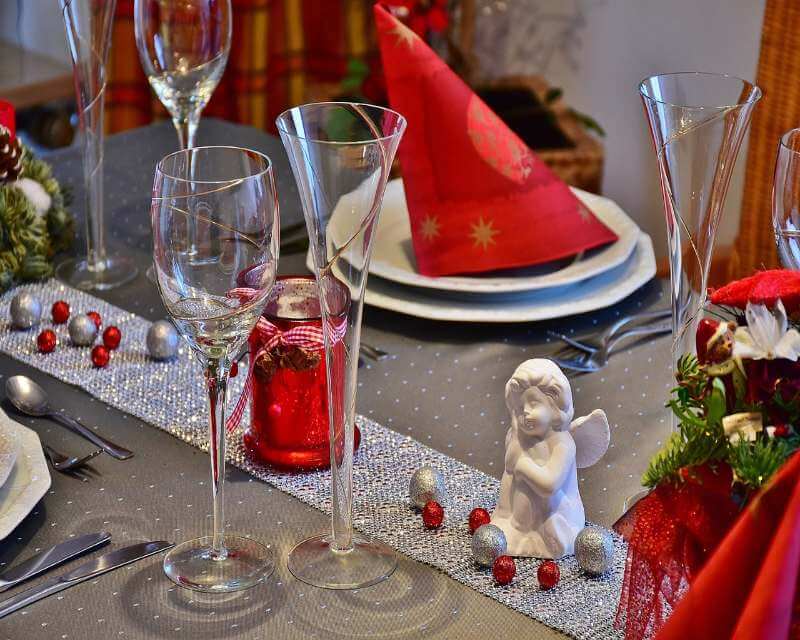 como decorar uma mesa de Natal com um orçamento limitado