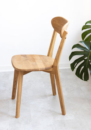 Conjunto de 2 ou 4 cadeiras de jantar em carvalho maciço Isku | NordicStory