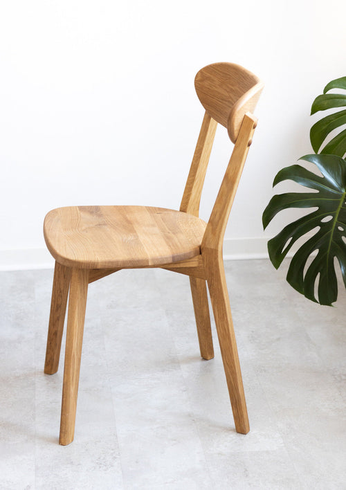 Conjunto de 2 ou 4 cadeiras de jantar em carvalho maciço Isku | NordicStory