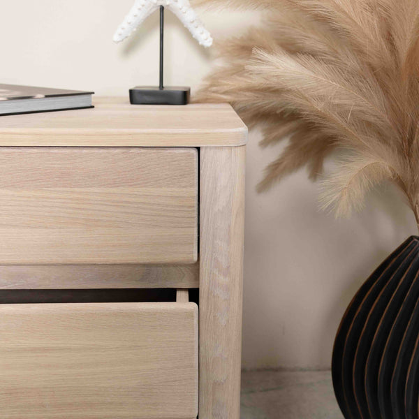 Mesa de centro Elsa 30 em madeira maciça de carvalho, 56,4 x 44 x 55 cm, NordicStory