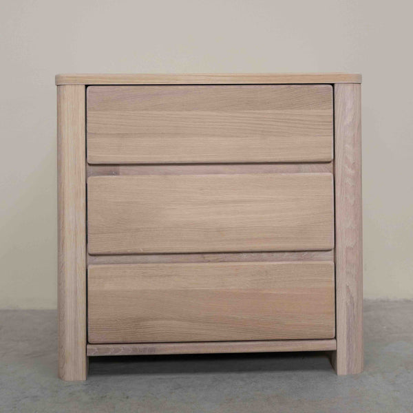 Mesa de centro Elsa 30 em madeira maciça de carvalho, 56,4 x 44 x 55 cm, NordicStory