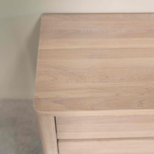 Mesa de centro Elsa 30 em madeira maciça de carvalho, 56,4 x 44 x 55 cm, NordicStory