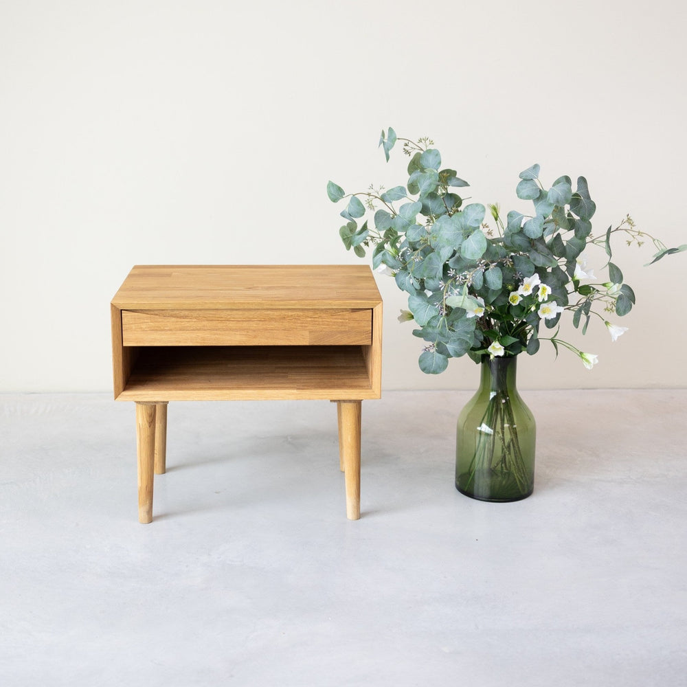 NordicStory Mesa de cabeceira em carvalho maciço