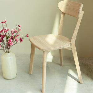 Conjunto de 2 ou 4 cadeiras de jantar em carvalho maciço Isku | NordicStory