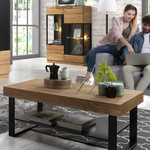 LoftStory Mesa baixa com pés metálicos