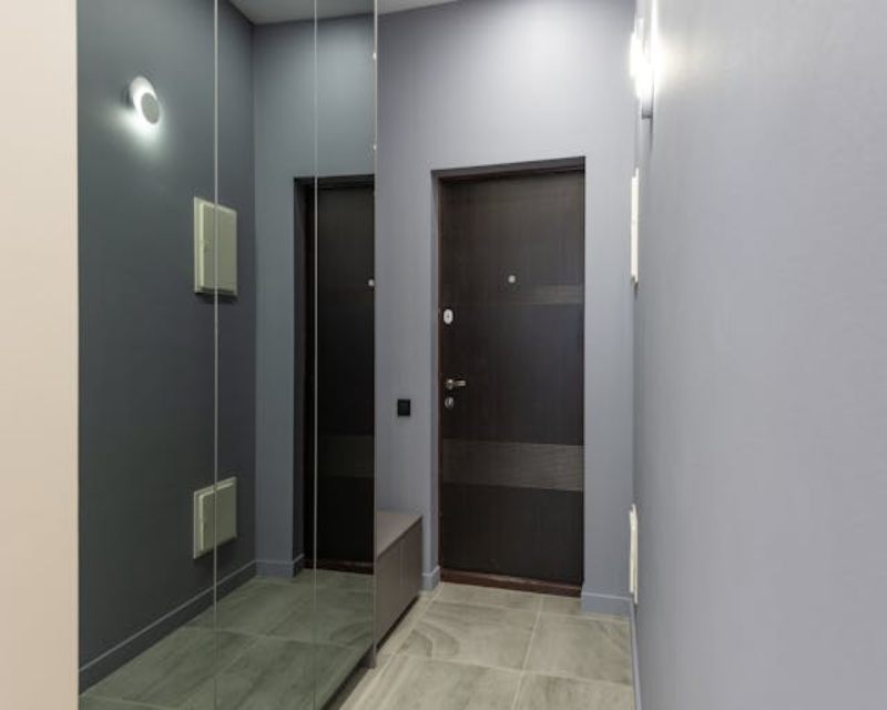 Como decorar um corredor comprido com espelhos