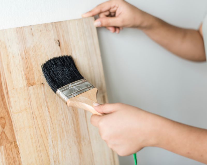 Acabamentos em madeira