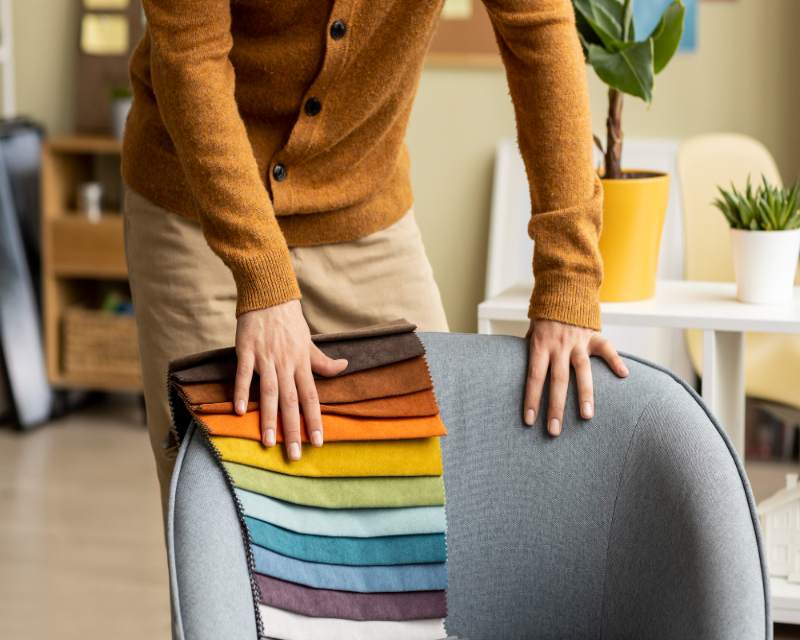 como decorar uma cadeira de madeira