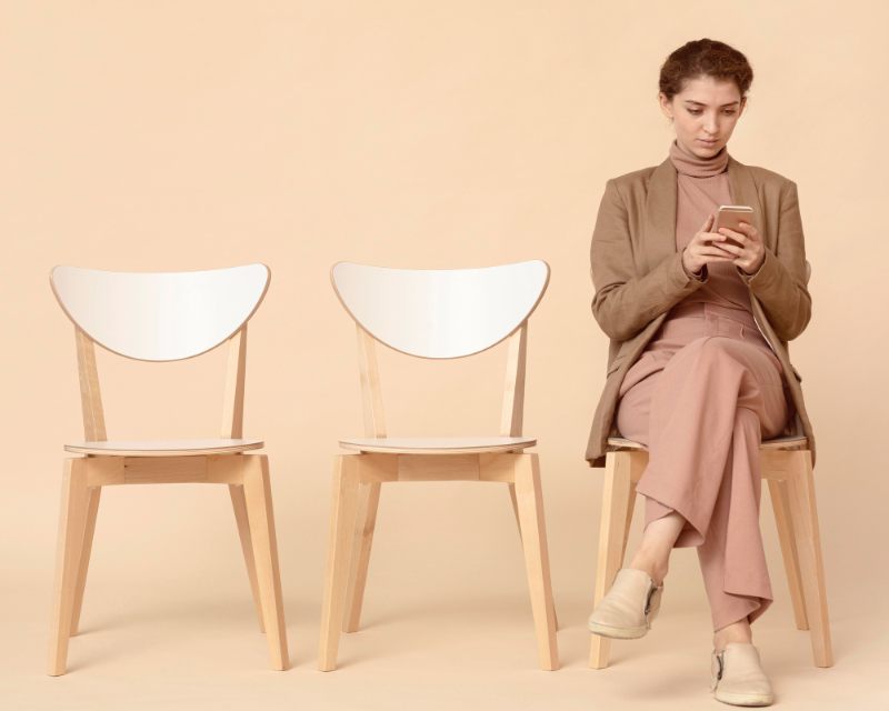 Cadeiras de madeira confortáveis