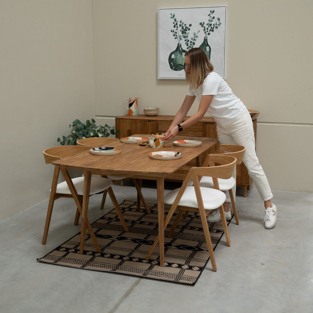 Conjunto de 2 ou 4 cadeiras de jantar Oscar em carvalho maciço, estofadas | VESKOR