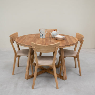 Pack de 2 ou 4 cadeiras de jantar em carvalho maciço Diana Beige | NordicStory