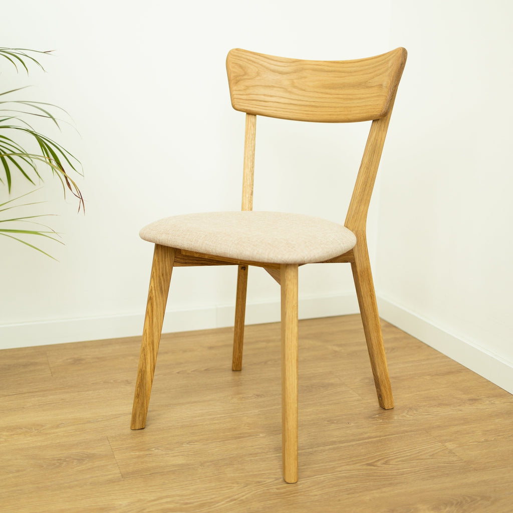 Pack de 2 ou 4 cadeiras de jantar em carvalho maciço Diana Beige | NordicStory