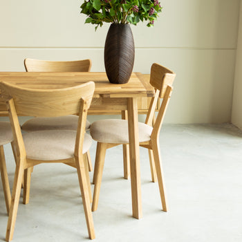 Pack de 2 ou 4 cadeiras de jantar em carvalho maciço Diana Beige | NordicStory