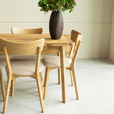 Pack de 2 ou 4 cadeiras de jantar em carvalho maciço Diana Beige | NordicStory