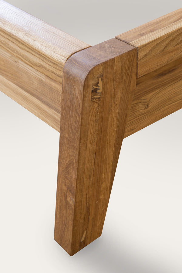 Cama Bridget em carvalho maciço, 140 x 200 cm / 160 x 200 cm / 180 x 200 cm | NordicStory