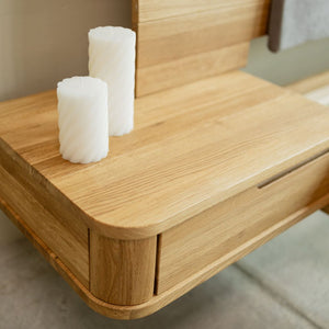 Cama em madeira maciça de carvalho com mesas de cabeceira ALINA | VESKOR