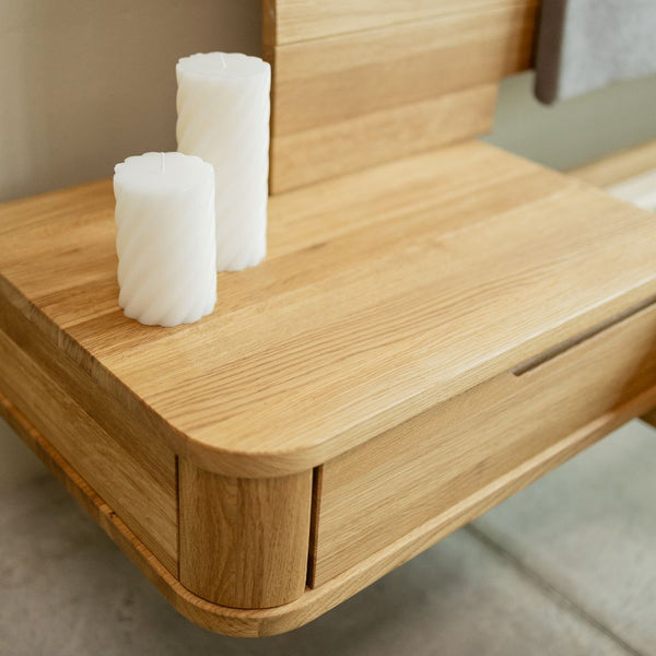 Cama em madeira maciça de carvalho com mesas de cabeceira ALINA | VESKOR