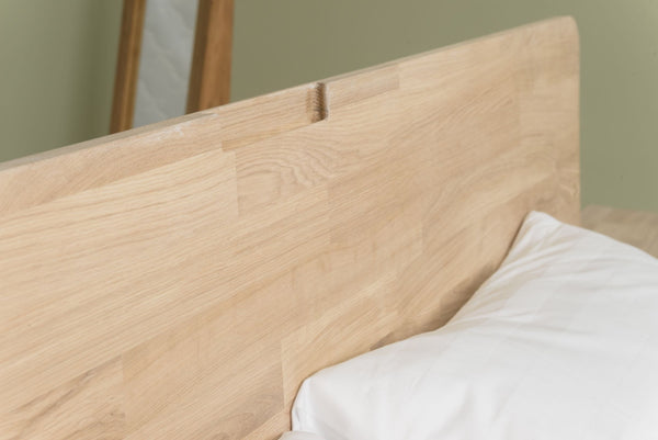 Cama Escandi em carvalho maciço, 140 x 200 cm / 160 x 200 cm / 180 x 200 cm | NordicStory