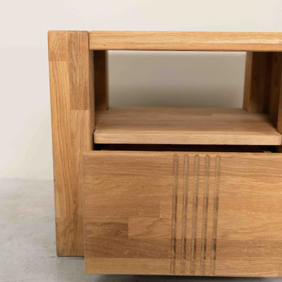 Mesa de cabeceira em carvalho maciço Valencia, 52,8 x 40 x 45 cm | NordicStory