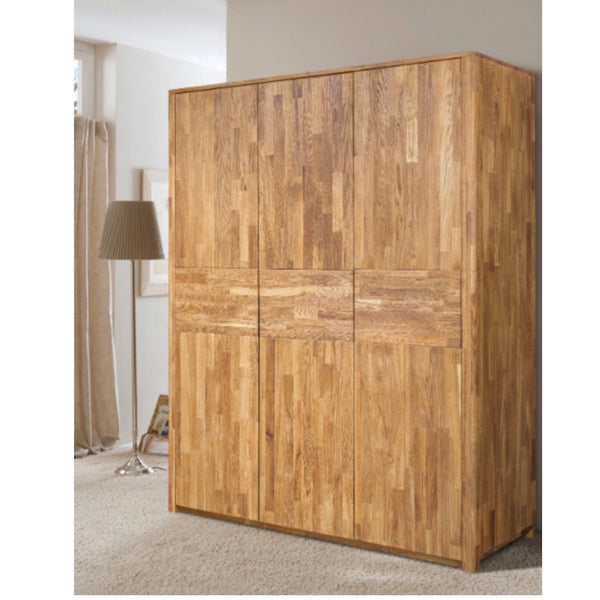 armários de madeira maciça