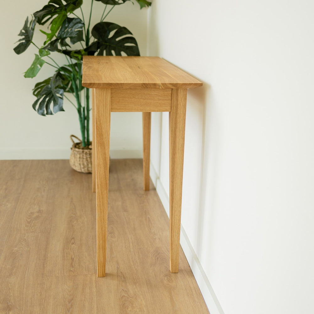 Consola NordicStory com 2 gavetas em madeira maciça de carvalho sustentável 