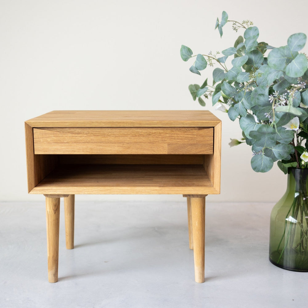 NordicStory Mesa de cabeceira em carvalho maciço