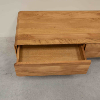 Aparador de madeira maciça de carvalho NordicStory Geneva, 120 x 45 x 36,5 cm.