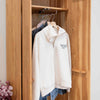 Armário NordicStory com 2 portas em carvalho maciço Genebra, 60 x 45 x 200 cm.