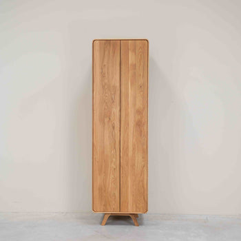 Armário NordicStory com 2 portas em carvalho maciço Genebra, 60 x 45 x 200 cm.