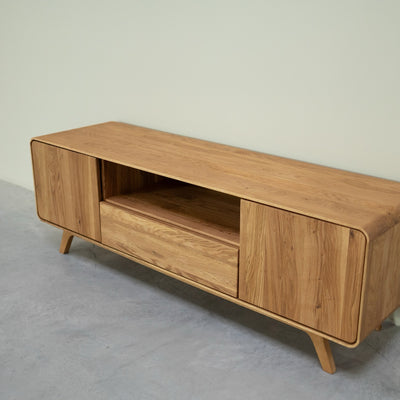 Suporte para televisão NordicStory em carvalho maciço Geneva 1, 160 x45 x 55 cm.