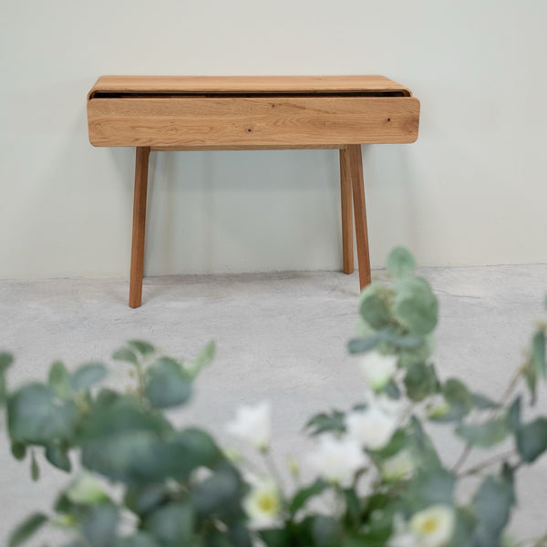 NordicStory Cómoda de consola em carvalho maciço Genebra, 110 x 35 x 80 cm.