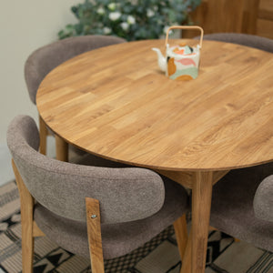 Mesa de jantar redonda extensível em carvalho maciço Escandi 6, 93-123 x 93 x 75 cm | NordicStory