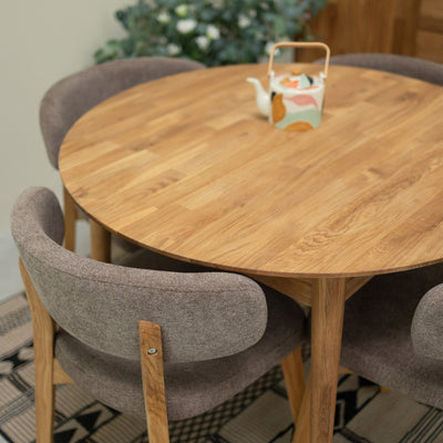 NordicStory "Escandi 6" mesa de jantar redonda extensível em carvalho maciço 93-123 x 93 x 75 cm.