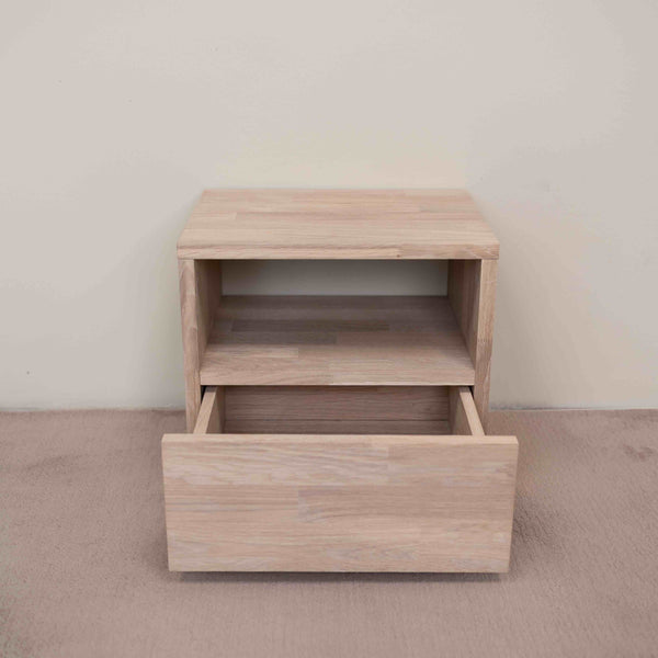 Mesa de cabeceira Roble.Store em madeira de carvalho maciço