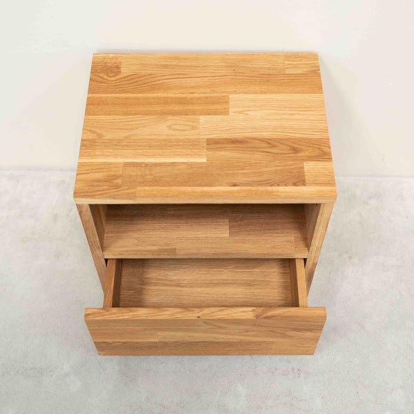 Mesa de cabeceira Roble.Store em madeira de carvalho maciço