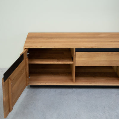Suporte de TV NordicStory em carvalho maciço Bremen, 160 x 42 x 50 cm.