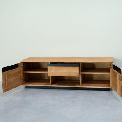 Suporte de TV NordicStory em carvalho maciço Bremen, 160 x 42 x 50 cm.