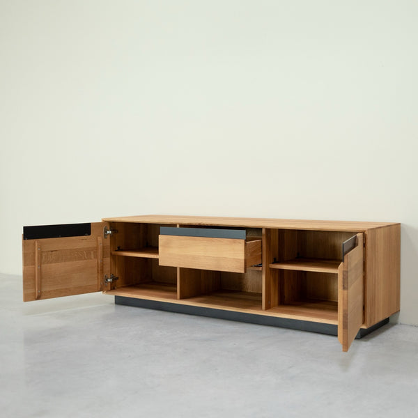 Suporte de TV NordicStory em carvalho maciço Bremen, 160 x 42 x 50 cm.