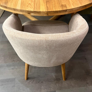 Cadeirão em carvalho maciço Ana com estofo | VESKOR