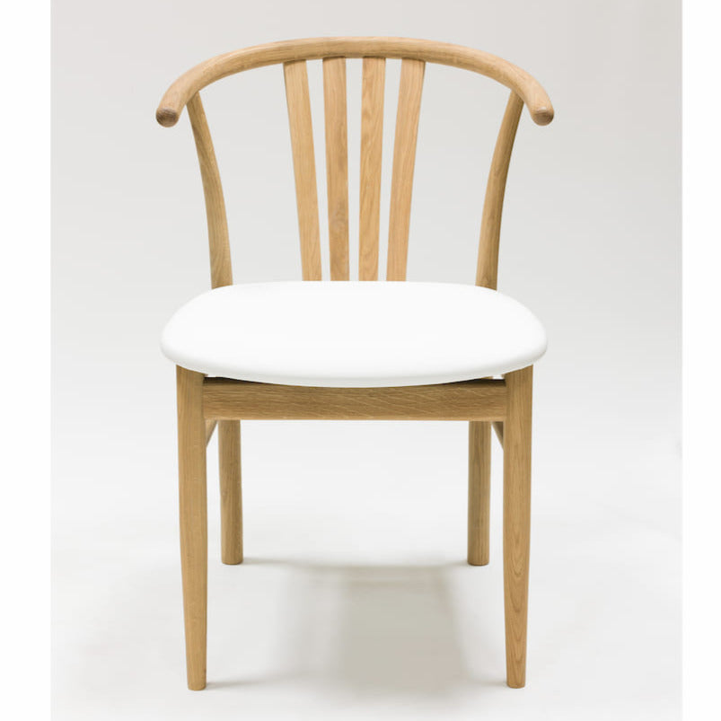 Veskor Pack de 2 ou 4 cadeiras de jantar Dagmar em carvalho maciço, estofadas em carvalho branco.Store