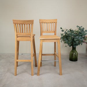 Banco de bar em madeira maciça de carvalho Provance | NordicStory