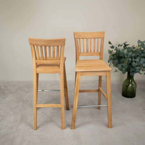 Banco de bar em madeira maciça de carvalho Provance | NordicStory