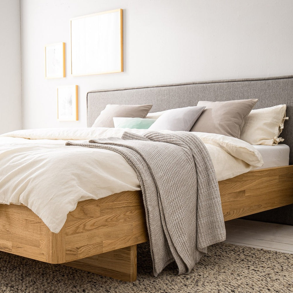 Cama de casal em madeira maciça de carvalho Pola