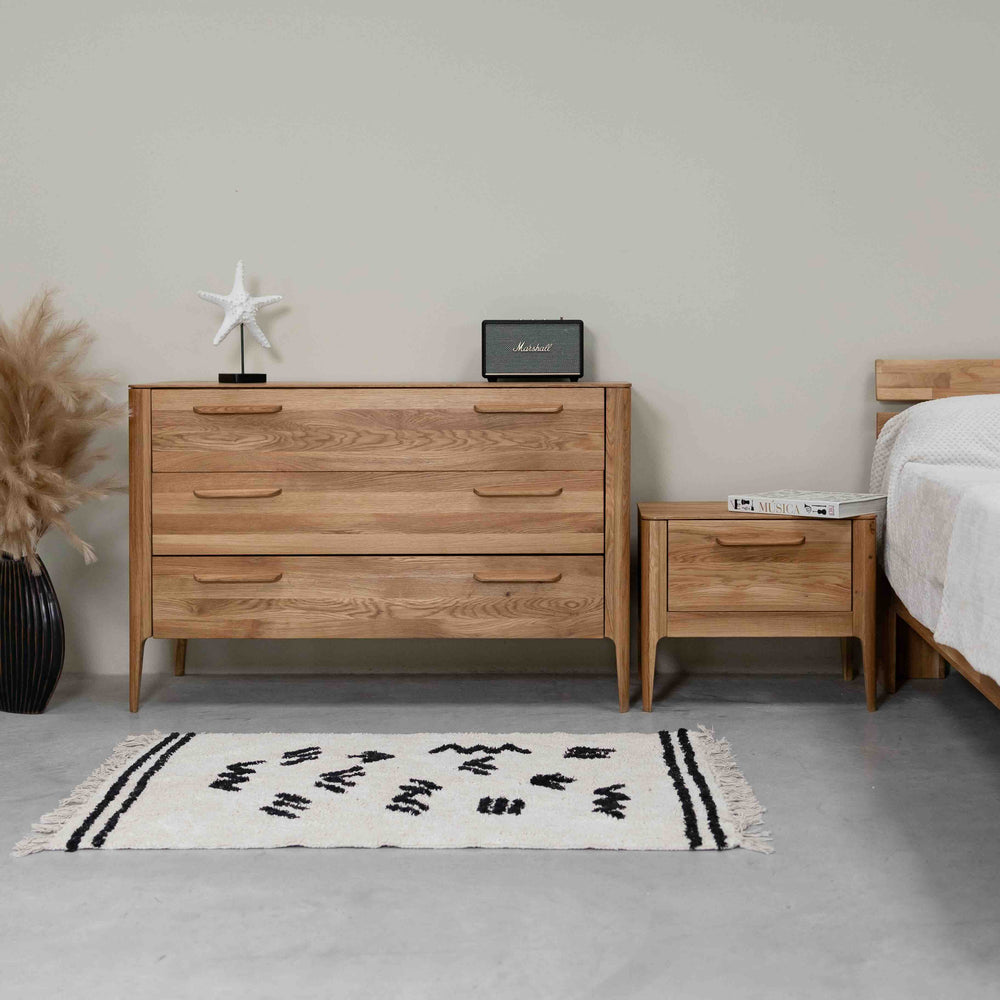 Cómoda de carvalho maciço Atlanta, 120 x 46,8 x 78,6 cm | NordicStory