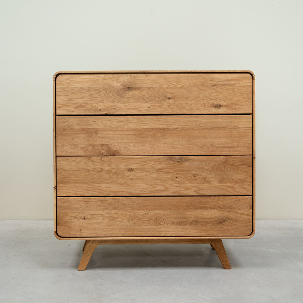 Cómoda em carvalho maciço Genebra 2 Cómoda com 4 gavetas Roble.Store NordicStory