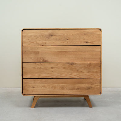 Cómoda em carvalho maciço Genebra 2 Cómoda com 4 gavetas Roble.Store NordicStory