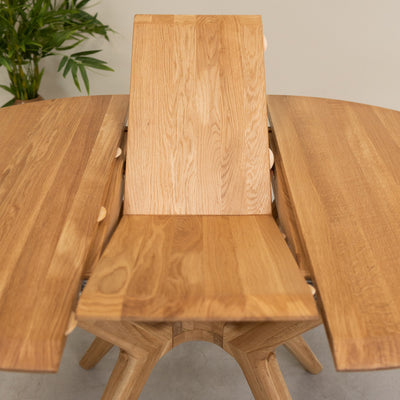 Mesa de jantar redonda extensível em carvalho maciço Carmen | NordicStory