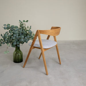 Conjunto de 2 ou 4 cadeiras de jantar Oscar em carvalho maciço, estofadas | VESKOR