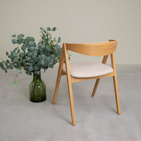 Conjunto de 2 ou 4 cadeiras de jantar Oscar em carvalho maciço, estofadas | VESKOR